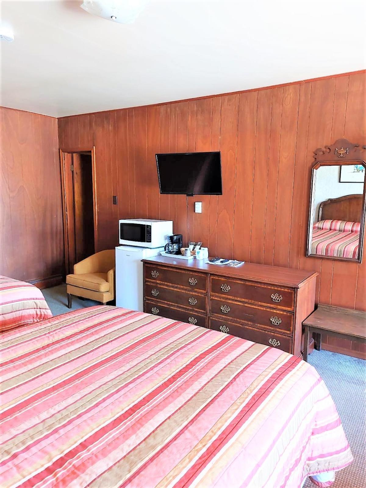 Red Top Motor Inn Iron Bridge Εξωτερικό φωτογραφία