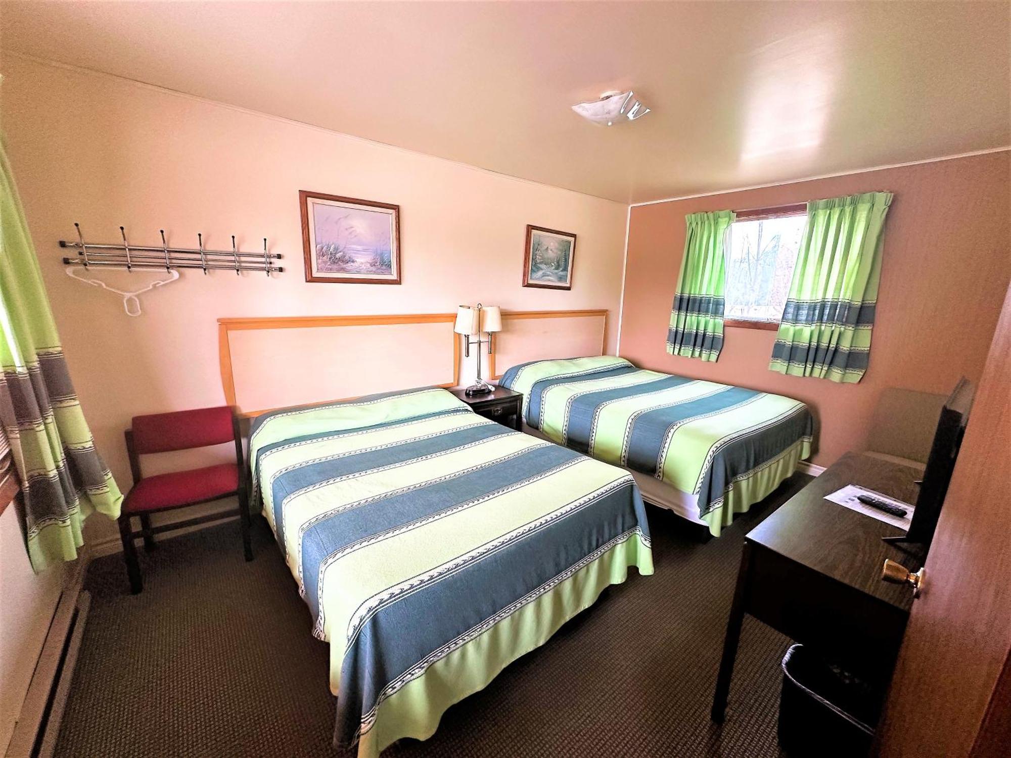 Red Top Motor Inn Iron Bridge Εξωτερικό φωτογραφία