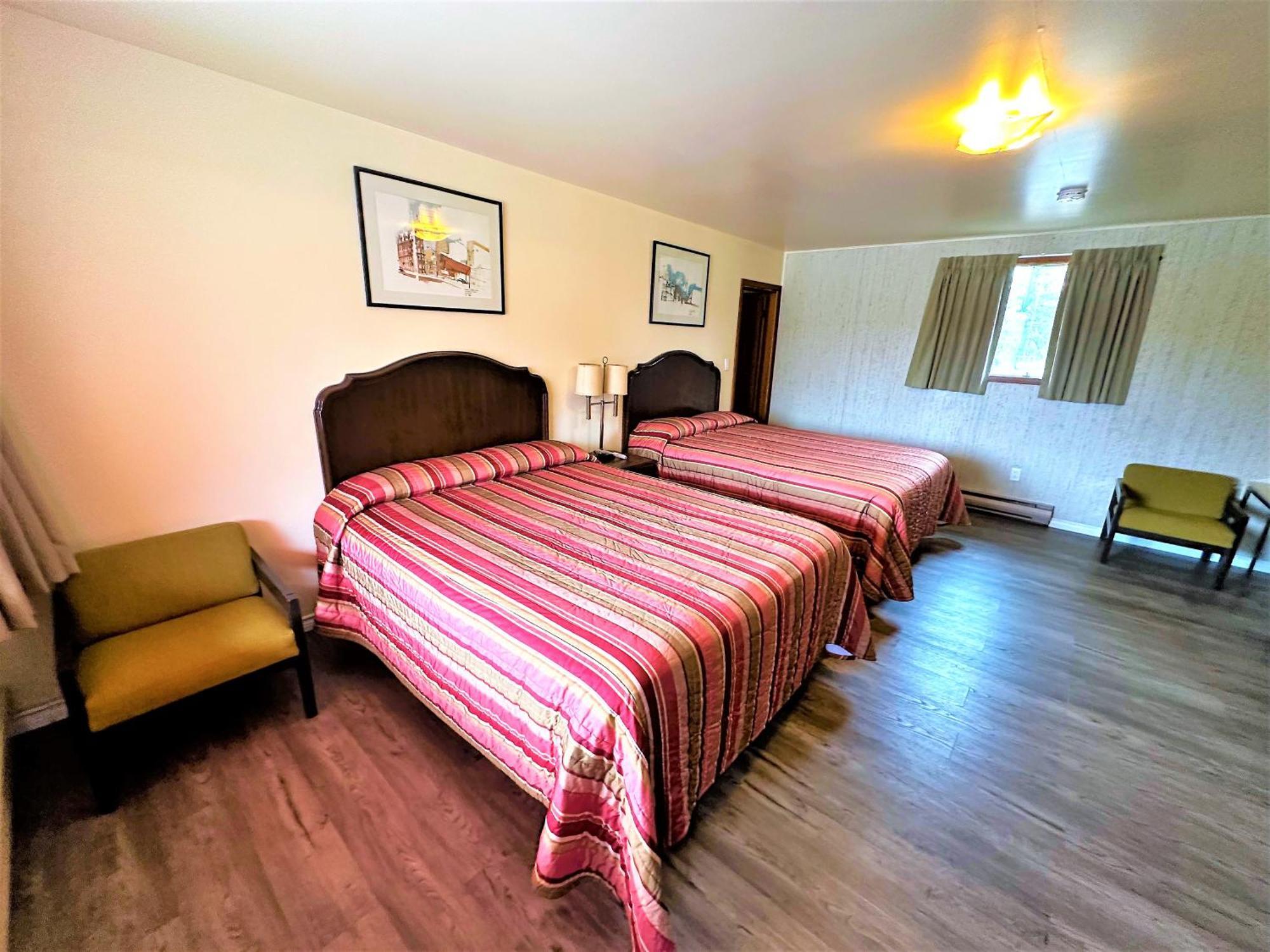 Red Top Motor Inn Iron Bridge Εξωτερικό φωτογραφία