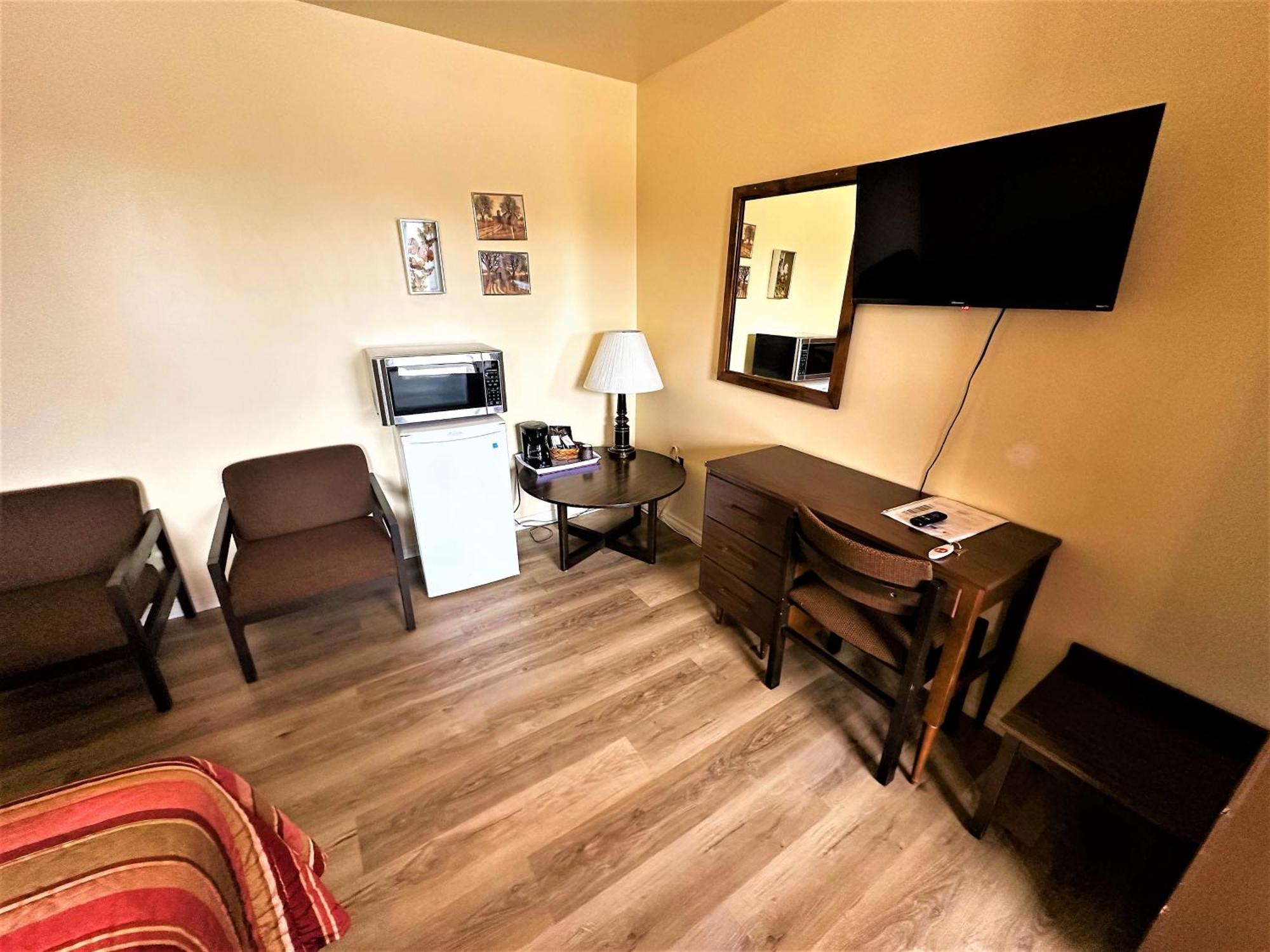 Red Top Motor Inn Iron Bridge Εξωτερικό φωτογραφία
