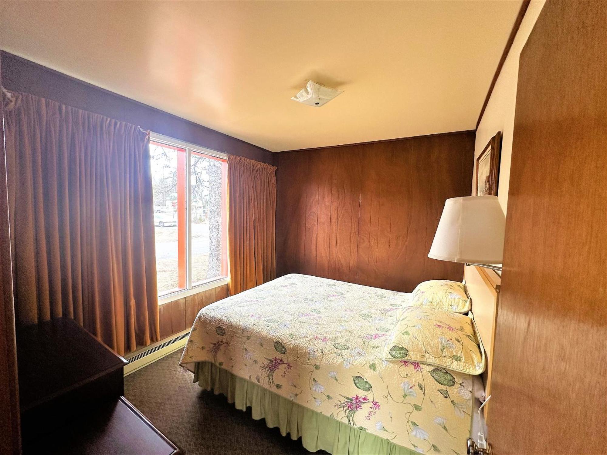 Red Top Motor Inn Iron Bridge Εξωτερικό φωτογραφία
