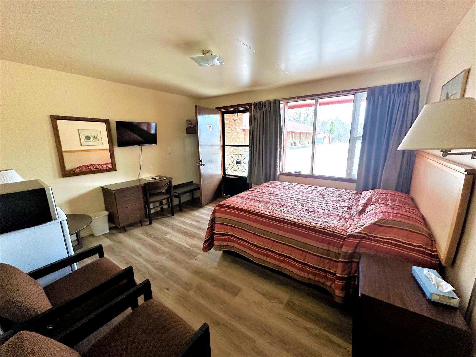 Red Top Motor Inn Iron Bridge Εξωτερικό φωτογραφία